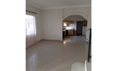 VENDO CASA DE DOS PLANTAS EN DAVID