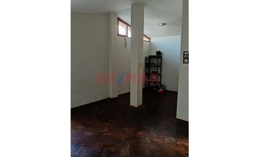 🏡 Gran Oportunidad – Se Alquila Casa Para Empresas En La Urb. Los Parques