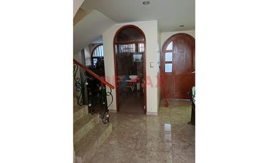 🏡 Gran Oportunidad – Se Alquila Casa Para Empresas En La Urb. Los Parques