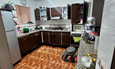 casa en venta en once de noviembre. Cod V2645