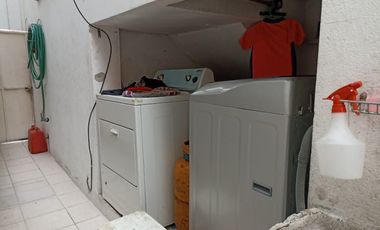 Casa de venta en la Urbanización Metrópolis, 3 dormitorios.