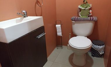 Casa de venta en la Urbanización Metrópolis, 3 dormitorios.