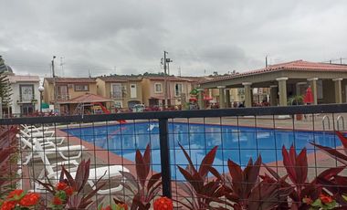 Casa de venta en la Urbanización Metrópolis, 3 dormitorios.