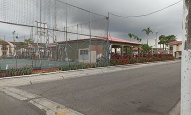Casa de venta en la Urbanización Metrópolis, 3 dormitorios.