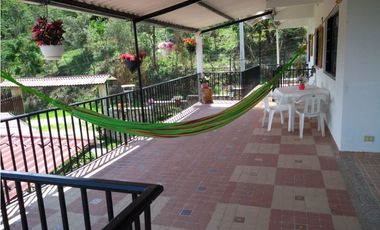 SE VENDE LINDA FINCA EN PANDI