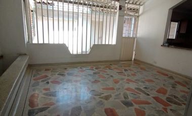 casa en arriendo/venta en san eduardo. Cod V811