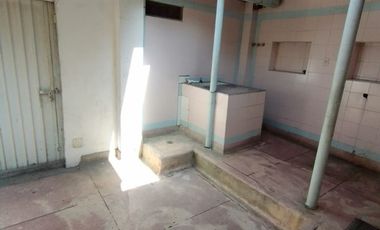 casa en arriendo/venta en san eduardo. Cod V811