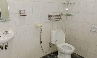 Rumah Hook dalam Komplek Bebas Banjir