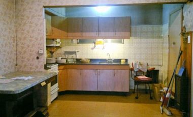 BURZACO: CASA C/ GARAGE Y DEPTO DE 2 AMB. A METROS DE AV H .IRIGOYEN **APTO CREDITO** ! OPORTUNIDAD