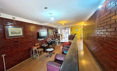 Casa en venta de 5 dorm. en Ñuñoa para inversión o vivir