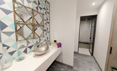 Casa en Venta en Interlomas en Privada (m2c212)