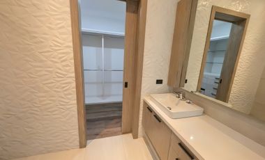 Casa en Venta en Interlomas en Privada (m2c212)