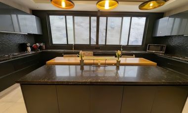 Casa en Venta en Interlomas en Privada (m2c212)