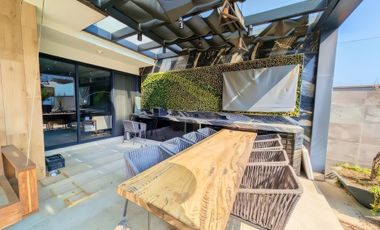 Casa en Venta en Interlomas en Privada (m2c212)