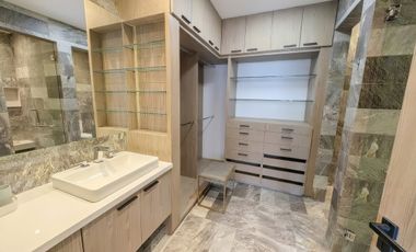 Casa en Venta en Interlomas en Privada (m2c212)