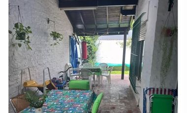 Chalet, excelente estado, 3 dormitorios.