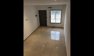 Triplex en Venta Ramos Mejia / La Matanza (A008 1007)