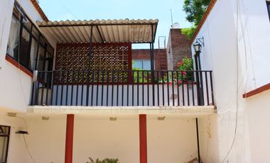 Casa en venta en Centro Histórico de Querétaro, con Local y Oficinas