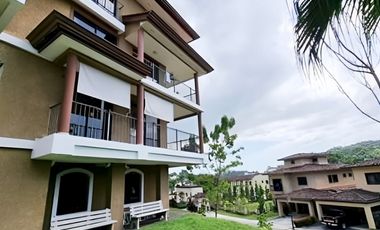 SE ALQUILA APARTAMENTO EN CLAYTON, PH EMBASSY CLUB