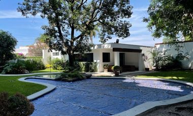 Plaza Comercial  en Las Palmas Cuernavaca - ITI-1713-De
