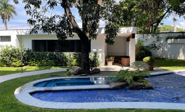 Plaza Comercial  en Las Palmas Cuernavaca - ITI-1713-De