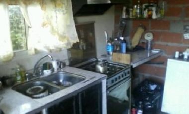 Casa en Barrio El Parque, La Carolina, Ing. Allan, Fcio. Varela