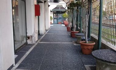 Local - Olivos - Galeria Comercial  - Frente Estacion Olivos