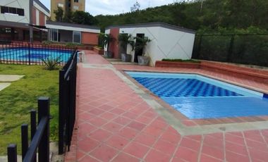 apartamento en arriendo/venta en la floresta. Cod V915