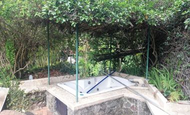 Hermosa casa de descanso con canales de agua de riego (JIUTEPEC)