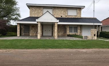 Venta Chalet- Exclusiva Propiedad De Categoria