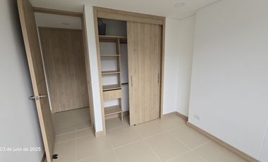 apartamento en arriendo en el esmeraldal. Cod A512255