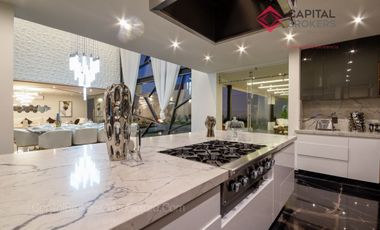 Casa de Lujo en Venta en Zapopan Condominio Ayamonte