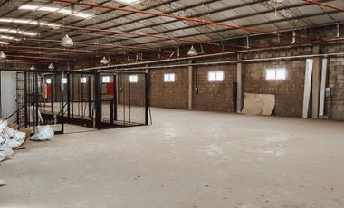 Excelente galpón de 1900 m habilitado para la categoría de industria