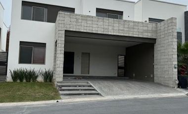 Casa en Renta en Montealbán - Monterrey, N. L.