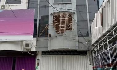 Disewakan Ruko 2 lantai di Jalan Raya Jemursari Surabaya