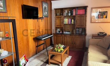 Casa con local comercial