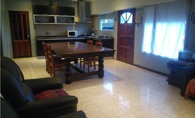 Casa en lote de 15 por 25. Barrio El Jardín.