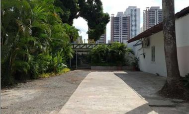SE VENDE CASA COMERCIAL EN SAN FRANCISCO
