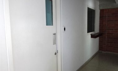 Arriendo local en el Centro Empresarial Olaya Herrera, Medellín