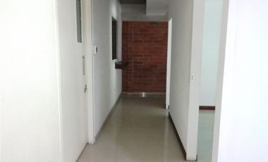 Arriendo local en el Centro Empresarial Olaya Herrera, Medellín