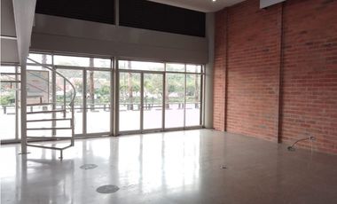 Arriendo local en el Centro Empresarial Olaya Herrera, Medellín