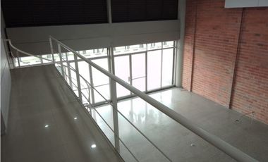 Arriendo local en el Centro Empresarial Olaya Herrera, Medellín
