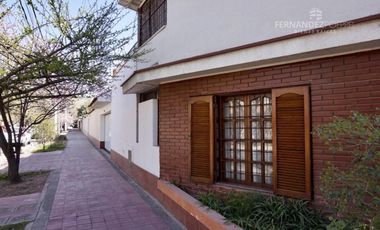 SE VENDE Casa Dos Pisos 6D 2B Cuarta Oeste Ciudad Mendoza