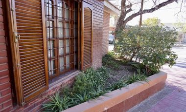 SE VENDE Casa Dos Pisos 6D 2B Cuarta Oeste Ciudad Mendoza