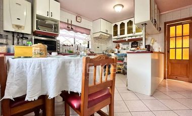 Casa en venta de 4 dorm. en San Pedro de la Paz