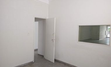 Local en Plena Av. Rivadavia