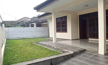 Di Sewakan Rumah Siap Huni 4 Kamar di Jl. Junjunan Pasteur, Bandung