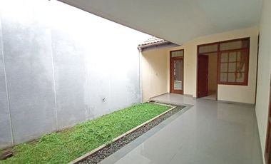 Di Sewakan Rumah Siap Huni 4 Kamar di Jl. Junjunan Pasteur, Bandung
