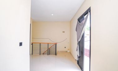 Rumah Cantik 2 Lt Siap Huni 15 Menit ke Cibubur Junction J-41434