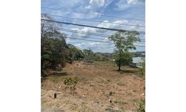 Se Vende Terreno, rea Oeste